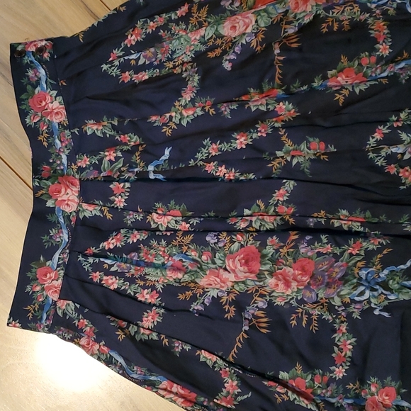 Vintage Herman Geist Moody Floral Maxi Skirt size 4. With pockets button closure - Picture 2 of 6